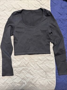 Scoop Neck Cropped Long Sleeve Top - Black